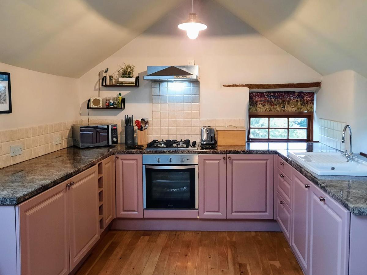 Cosy Barn On Rural Smallholding With Alpacas, Goats & Pigs Stithians Exterior foto