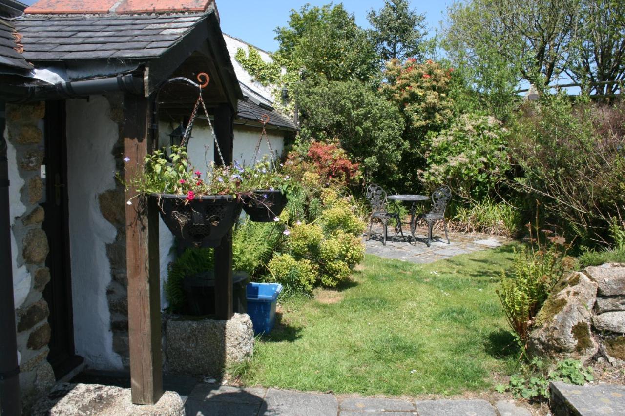 Cosy Barn On Rural Smallholding With Alpacas, Goats & Pigs Stithians Exterior foto
