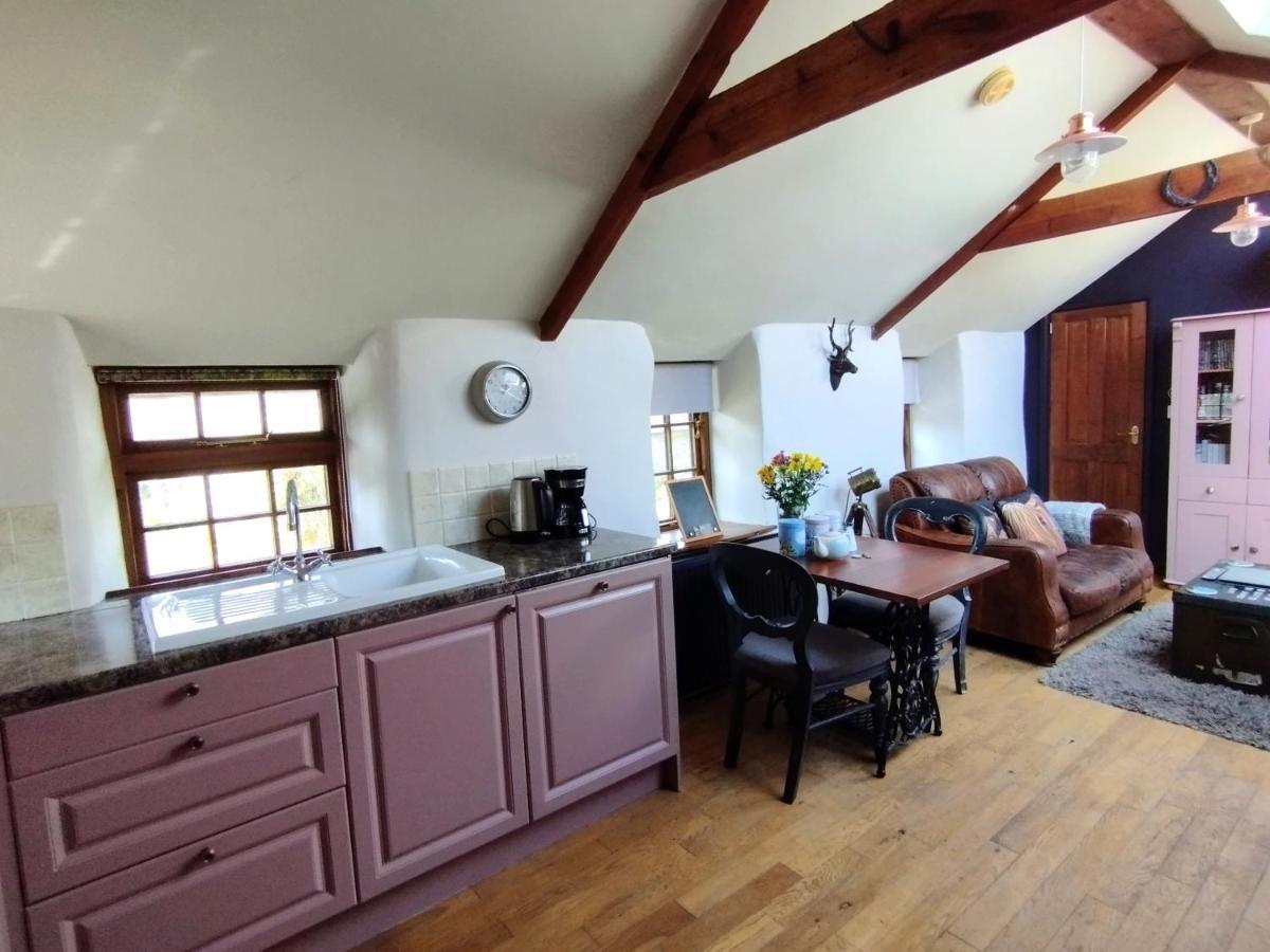 Cosy Barn On Rural Smallholding With Alpacas, Goats & Pigs Stithians Exterior foto